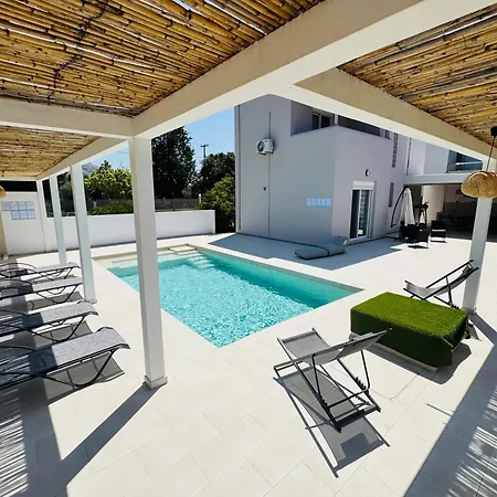 Azure Dreams With Pool - فيلة *