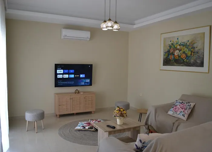 Azure Dreams With Pool - فيلة شاراكي