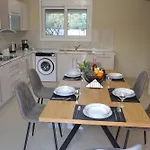 Azure Dreams With Pool - 빌라 *