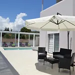 빌라 Azure Dreams With Pool -