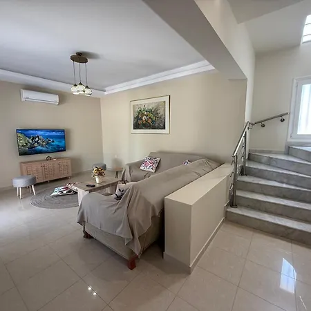 Azure Dreams With Pool - Villa Haraki