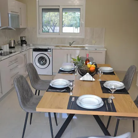 Azure Dreams With Pool - Villa *