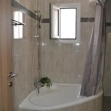 Azure Dreams With Pool - Villa *