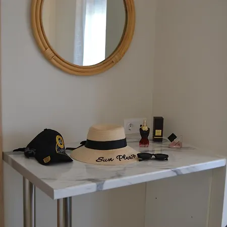 Villa Azure Dreams With Pool -