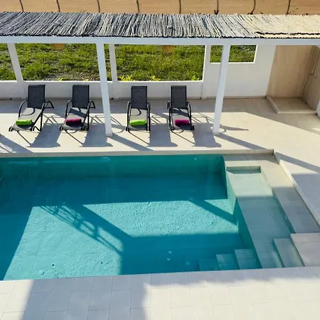 Villa Azure Dreams With Pool - Haraki