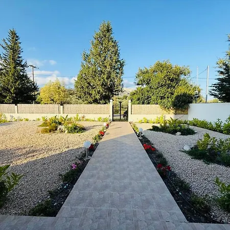 Azure Dreams With Pool - Villa