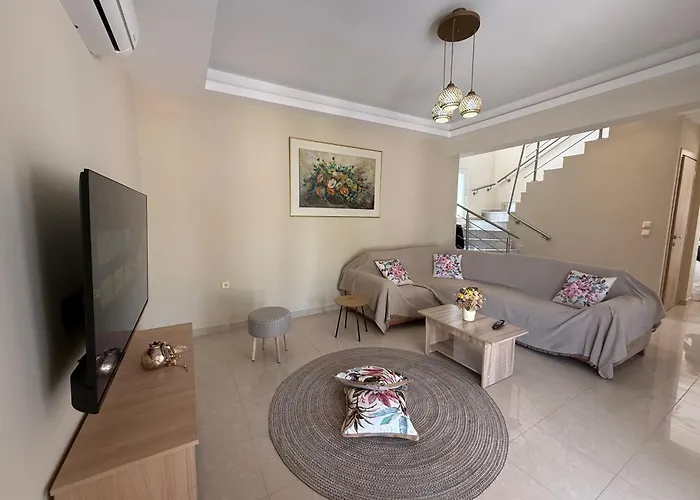 Azure Dreams With Pool - Villa *