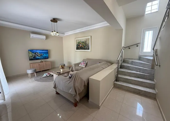 Azure Dreams With Pool - Villa Haraki