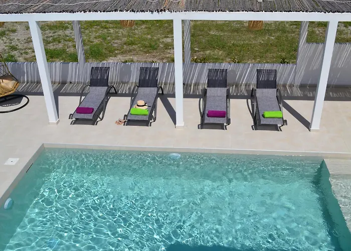 Azure Dreams With Pool - Villa *