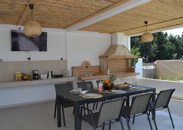 Villa Azure Dreams With Pool - Haraki