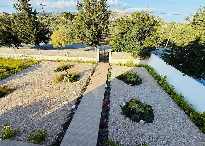 Villa Azure Dreams With Pool -