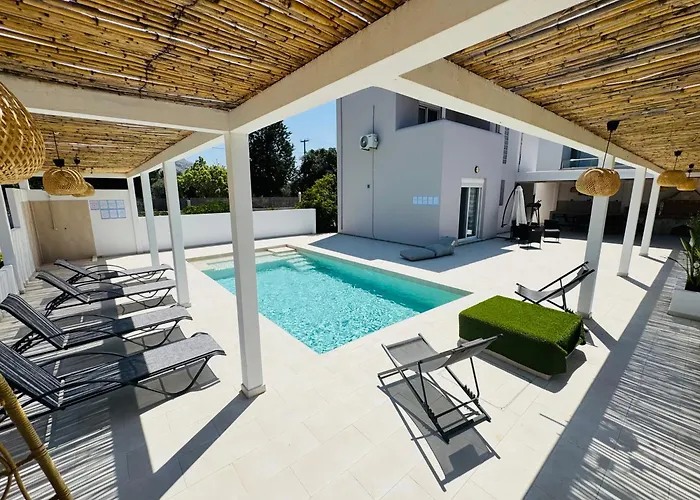 Azure Dreams With Pool - Villa *