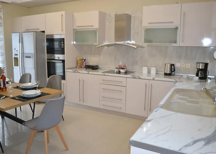 Azure Dreams With Pool - *